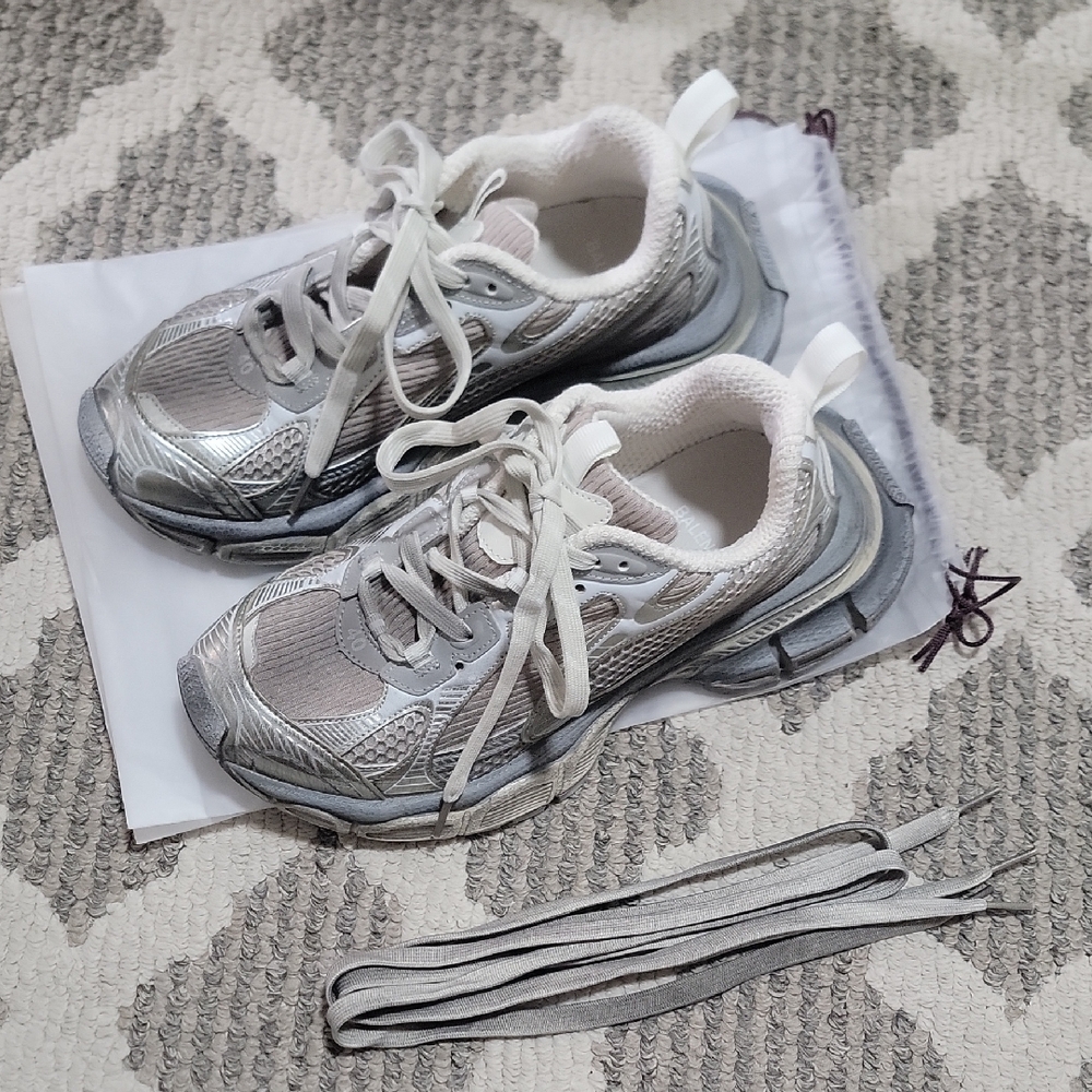 Authentic Like New Balenciaga White and Silver Eggshell 3XL Sneakers Limited Ed.